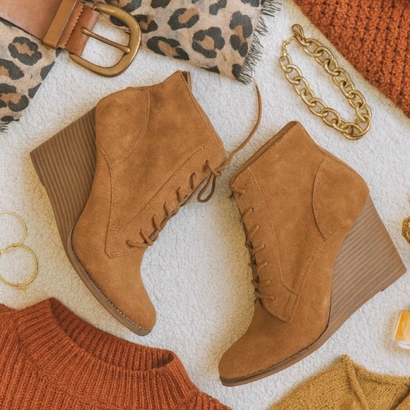 Lucky brand suede wedge lace-up ankle boot/ bootie 🍂 - Picture 1 of 8